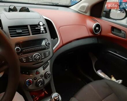 Сірий Шевроле Авео, об'ємом двигуна 1.4 л та пробігом 147 тис. км за 6400 $, фото 12 на Automoto.ua