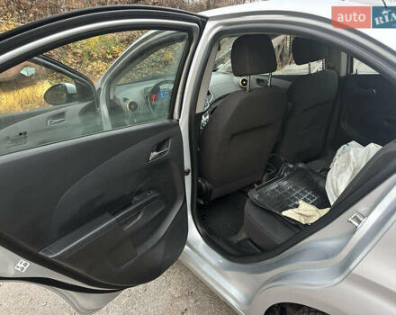 Серый Шевроле Авео, объемом двигателя 1.6 л и пробегом 79 тыс. км за 4650 $, фото 9 на Automoto.ua
