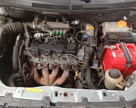 Сірий Шевроле Авео, об'ємом двигуна 1 л та пробігом 160 тис. км за 4200 $, фото 4 на Automoto.ua