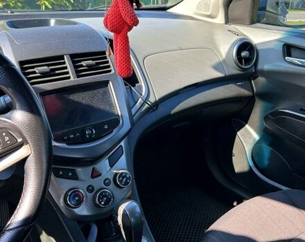 Сірий Шевроле Авео, об'ємом двигуна 1.4 л та пробігом 196 тис. км за 6000 $, фото 3 на Automoto.ua