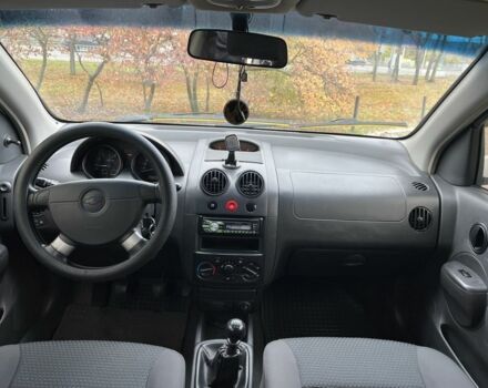 Серый Шевроле Авео, объемом двигателя 1.5 л и пробегом 143 тыс. км за 2990 $, фото 4 на Automoto.ua