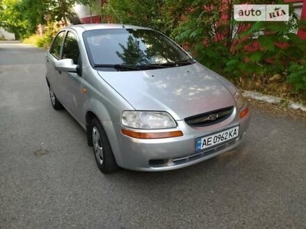 Шевроле Авео 2004 у Никополе на Automoto.ua Сірий Шевроле Авео, об'ємом двигуна 1.5 л та пробігом 150 тис. км за 2400 $, фото 1 на Automoto.ua