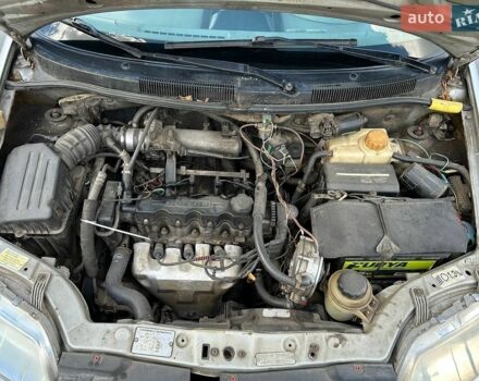 Серый Шевроле Авео, объемом двигателя 1.5 л и пробегом 300 тыс. км за 2200 $, фото 1 на Automoto.ua