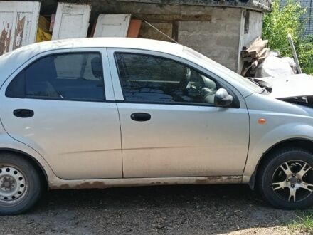 Шевроле Авео 2004 у Новомосковске на Automoto.ua Сірий Шевроле Авео, об'ємом двигуна 1.5 л та пробігом 284 тис. км за 1600 $, фото 1 на Automoto.ua