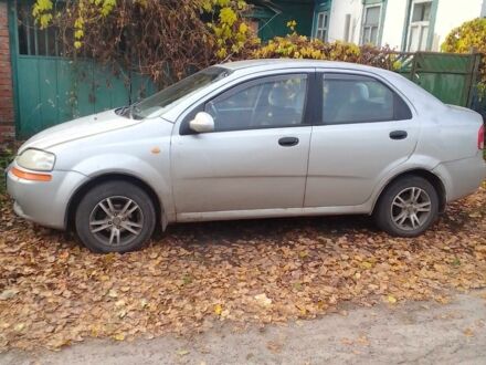 Серый Шевроле Авео, объемом двигателя 1.5 л и пробегом 430 тыс. км за 2000 $, фото 1 на Automoto.ua