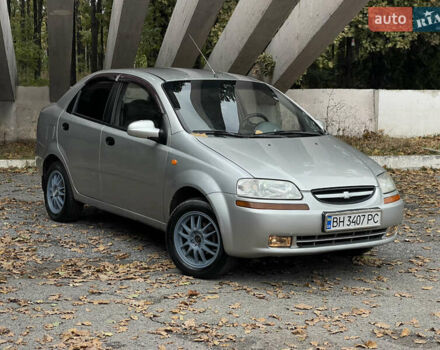 Серый Шевроле Авео, объемом двигателя 1.5 л и пробегом 200 тыс. км за 3300 $, фото 1 на Automoto.ua