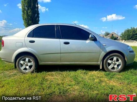 Сірий Шевроле Авео, об'ємом двигуна 1.5 л та пробігом 200 тис. км за 3500 $, фото 1 на Automoto.ua