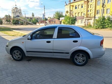 Сірий Шевроле Авео, об'ємом двигуна 1.5 л та пробігом 200 тис. км за 1850 $, фото 1 на Automoto.ua