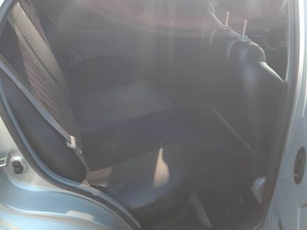 Серый Шевроле Авео, объемом двигателя 1.5 л и пробегом 320 тыс. км за 2000 $, фото 1 на Automoto.ua