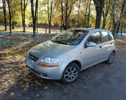 Серый Шевроле Авео, объемом двигателя 1.5 л и пробегом 170 тыс. км за 2000 $, фото 1 на Automoto.ua