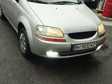 Серый Шевроле Авео, объемом двигателя 1.5 л и пробегом 137 тыс. км за 3500 $, фото 1 на Automoto.ua