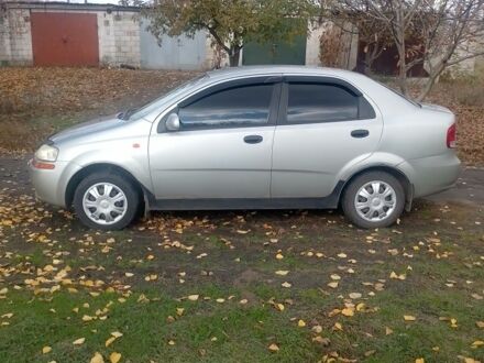 Серый Шевроле Авео, объемом двигателя 1.5 л и пробегом 255 тыс. км за 2100 $, фото 1 на Automoto.ua