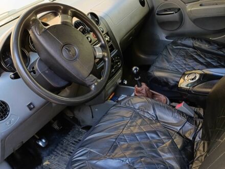 Сірий Шевроле Авео, об'ємом двигуна 1.5 л та пробігом 300 тис. км за 1910 $, фото 1 на Automoto.ua