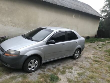 Серый Шевроле Авео, объемом двигателя 1.5 л и пробегом 250 тыс. км за 1600 $, фото 1 на Automoto.ua