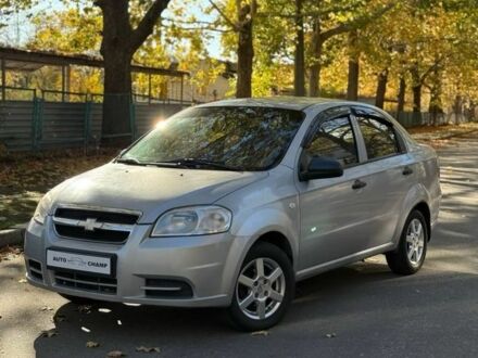 Серый Шевроле Авео, объемом двигателя 1.5 л и пробегом 263 тыс. км за 3400 $, фото 1 на Automoto.ua