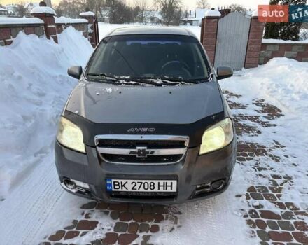 Серый Шевроле Авео, объемом двигателя 1.5 л и пробегом 215 тыс. км за 2850 $, фото 1 на Automoto.ua