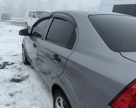 Серый Шевроле Авео, объемом двигателя 1.5 л и пробегом 200 тыс. км за 3700 $, фото 1 на Automoto.ua