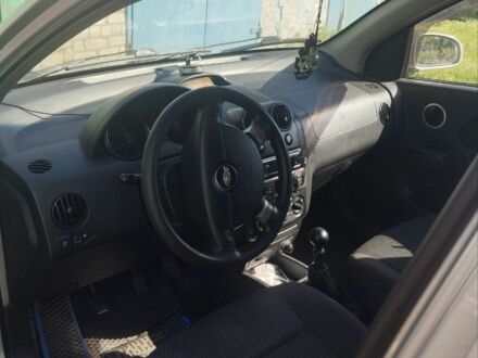 Серый Шевроле Авео, объемом двигателя 1.5 л и пробегом 246 тыс. км за 2700 $, фото 1 на Automoto.ua