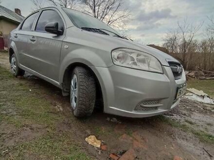 Сірий Шевроле Авео, об'ємом двигуна 1.5 л та пробігом 247 тис. км за 2700 $, фото 1 на Automoto.ua