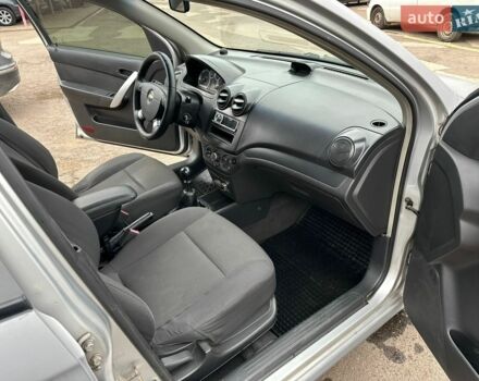 Серый Шевроле Авео, объемом двигателя 1.5 л и пробегом 377 тыс. км за 3100 $, фото 1 на Automoto.ua