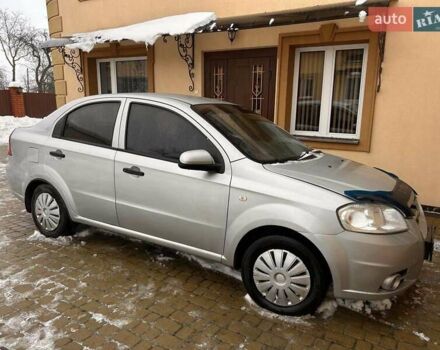 Серый Шевроле Авео, объемом двигателя 1.5 л и пробегом 232 тыс. км за 3100 $, фото 1 на Automoto.ua