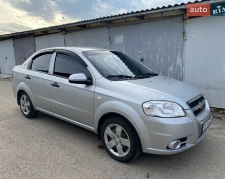 Серый Шевроле Авео, объемом двигателя 1.5 л и пробегом 145 тыс. км за 3900 $, фото 1 на Automoto.ua