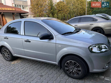 Серый Шевроле Авео, объемом двигателя 1.5 л и пробегом 62 тыс. км за 4800 $, фото 1 на Automoto.ua