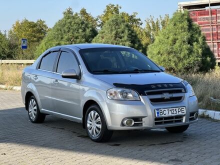 Серый Шевроле Авео, объемом двигателя 1.6 л и пробегом 252 тыс. км за 2699 $, фото 1 на Automoto.ua