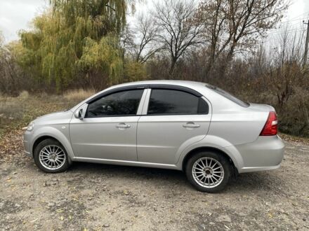 Серый Шевроле Авео, объемом двигателя 1.5 л и пробегом 263 тыс. км за 3700 $, фото 1 на Automoto.ua