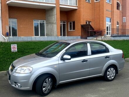 Серый Шевроле Авео, объемом двигателя 1.5 л и пробегом 210 тыс. км за 3500 $, фото 1 на Automoto.ua