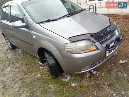 Сірий Шевроле Авео, об'ємом двигуна 1.5 л та пробігом 200 тис. км за 2700 $, фото 1 на Automoto.ua