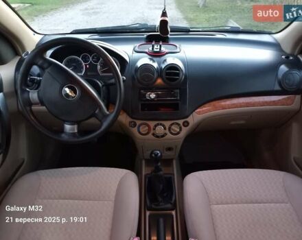 Серый Шевроле Авео, объемом двигателя 1.6 л и пробегом 197 тыс. км за 4300 $, фото 1 на Automoto.ua
