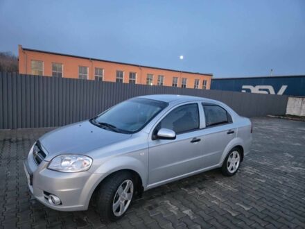 Серый Шевроле Авео, объемом двигателя 1.5 л и пробегом 164 тыс. км за 3750 $, фото 1 на Automoto.ua