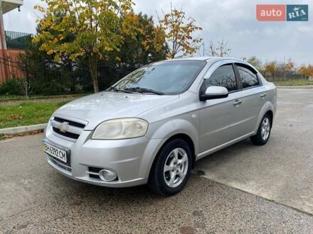 Серый Шевроле Авео, объемом двигателя 1.6 л и пробегом 180 тыс. км за 3500 $, фото 1 на Automoto.ua