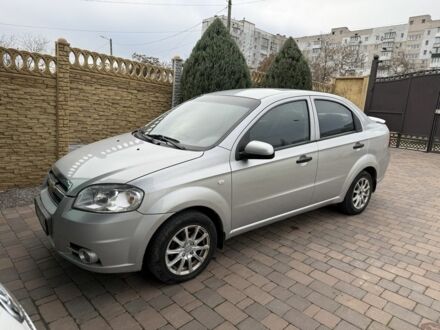 Серый Шевроле Авео, объемом двигателя 1.5 л и пробегом 180 тыс. км за 3900 $, фото 1 на Automoto.ua