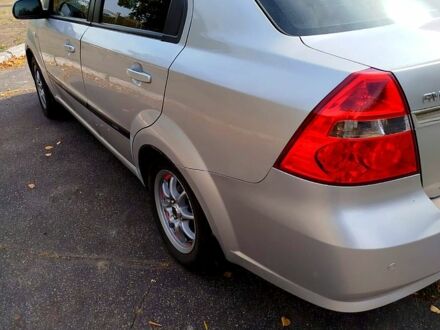 Серый Шевроле Авео, объемом двигателя 1.6 л и пробегом 188 тыс. км за 4500 $, фото 1 на Automoto.ua