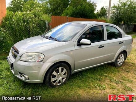 Серый Шевроле Авео, объемом двигателя 1.5 л и пробегом 210 тыс. км за 3800 $, фото 1 на Automoto.ua