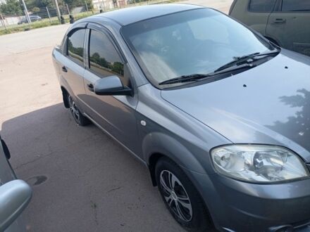 Серый Шевроле Авео, объемом двигателя 1.5 л и пробегом 290 тыс. км за 3500 $, фото 1 на Automoto.ua