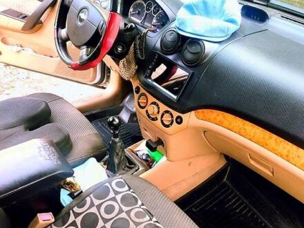 Сірий Шевроле Авео, об'ємом двигуна 1.6 л та пробігом 220 тис. км за 3800 $, фото 1 на Automoto.ua