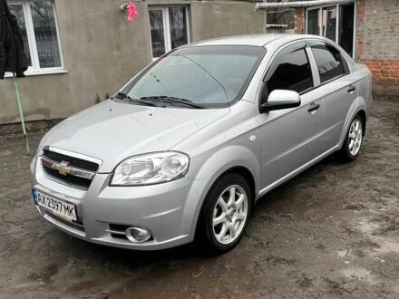 Серый Шевроле Авео, объемом двигателя 1.5 л и пробегом 212 тыс. км за 4800 $, фото 1 на Automoto.ua
