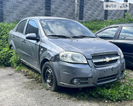 Сірий Шевроле Авео, об'ємом двигуна 1.5 л та пробігом 300 тис. км за 1700 $, фото 1 на Automoto.ua