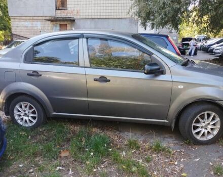 Серый Шевроле Авео, объемом двигателя 1.5 л и пробегом 200 тыс. км за 3500 $, фото 1 на Automoto.ua