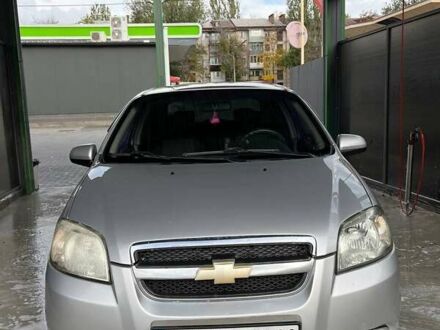 Серый Шевроле Авео, объемом двигателя 1.5 л и пробегом 203 тыс. км за 3800 $, фото 1 на Automoto.ua