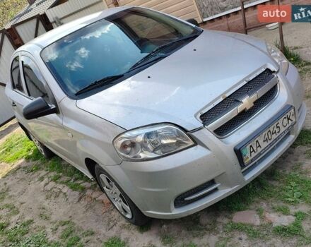 Серый Шевроле Авео, объемом двигателя 1.5 л и пробегом 550 тыс. км за 2000 $, фото 1 на Automoto.ua