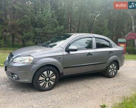 Серый Шевроле Авео, объемом двигателя 1.5 л и пробегом 274 тыс. км за 2850 $, фото 1 на Automoto.ua