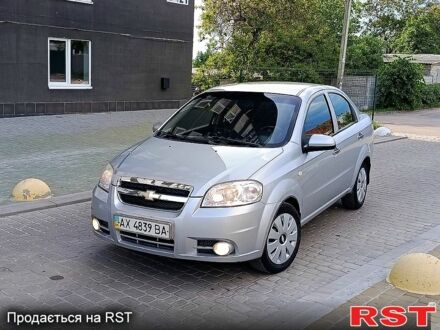 Серый Шевроле Авео, объемом двигателя 1.5 л и пробегом 207 тыс. км за 4200 $, фото 1 на Automoto.ua