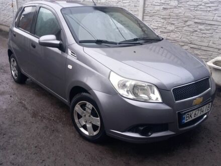Серый Шевроле Авео, объемом двигателя 1.5 л и пробегом 154 тыс. км за 3900 $, фото 1 на Automoto.ua