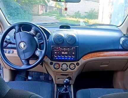 Серый Шевроле Авео, объемом двигателя 1.6 л и пробегом 145 тыс. км за 3000 $, фото 1 на Automoto.ua