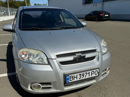 Серый Шевроле Авео, объемом двигателя 1.6 л и пробегом 252 тыс. км за 3500 $, фото 1 на Automoto.ua
