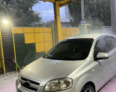 Серый Шевроле Авео, объемом двигателя 1.6 л и пробегом 350 тыс. км за 3600 $, фото 1 на Automoto.ua